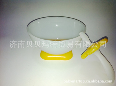 小白熊傾情推出寶寶餐具系列 初學(xué)碗叉組合——助力寶寶獨立進(jìn)餐的第一步